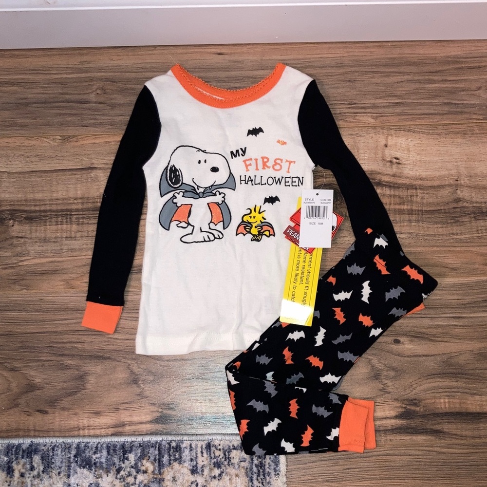 #44. 🆕 NWT - Peanuts Halloween Pajama Set - Black, Orange, and White